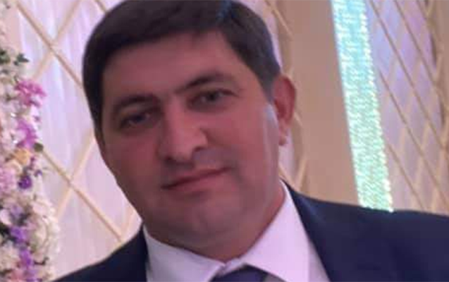Sabiq polis rəisinin maşınının qabağını kəsib, bıçaqla hücum etdi