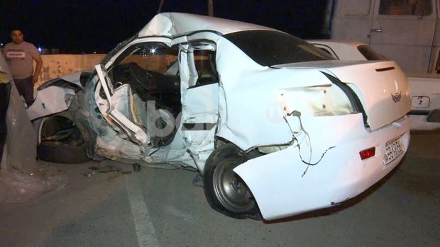 Abşeron rayonunda iki avtomobil toqquşub, ölən var
