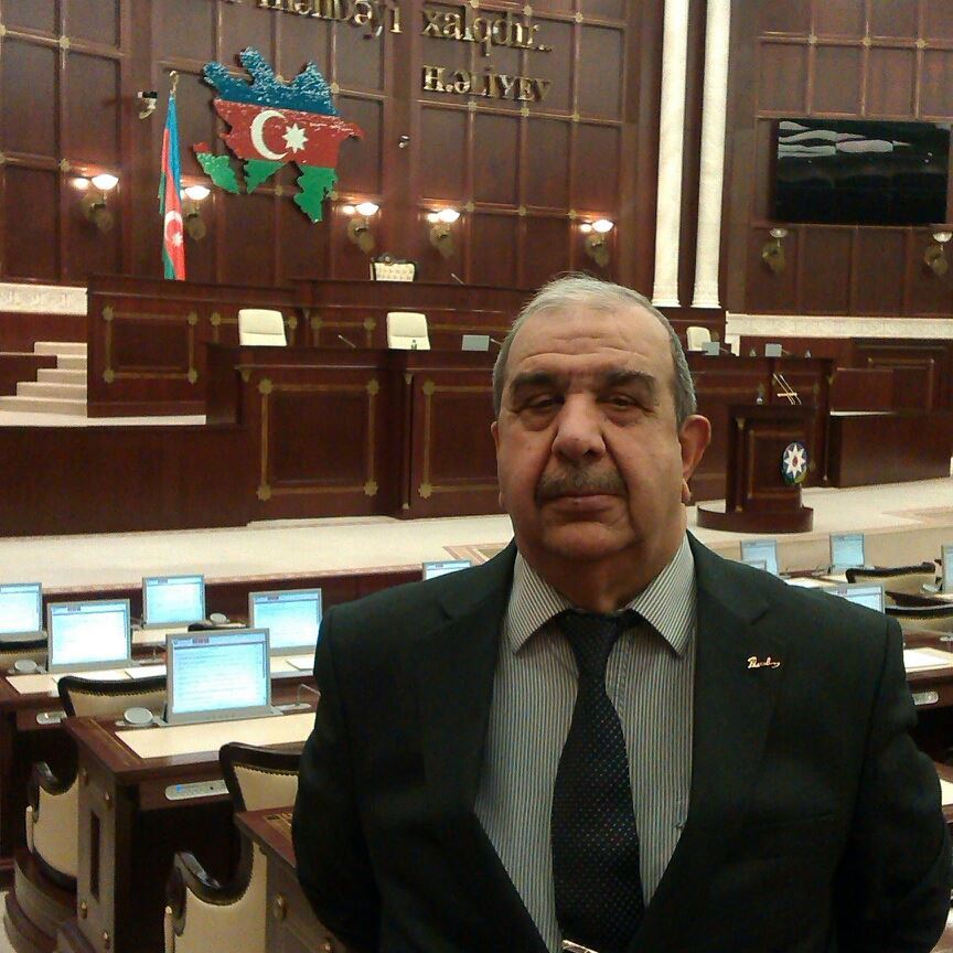 Milli Məclisin 75 yaşlı əməkdaşı təqaüdə göndərildi