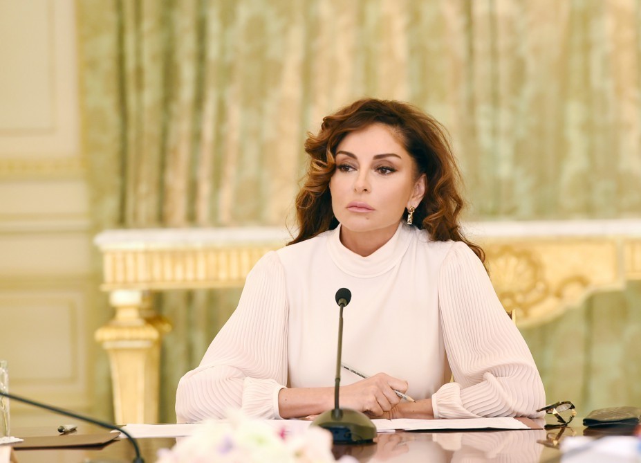 Mehriban Əliyeva Azərbaycan xalqını təbrik etdi