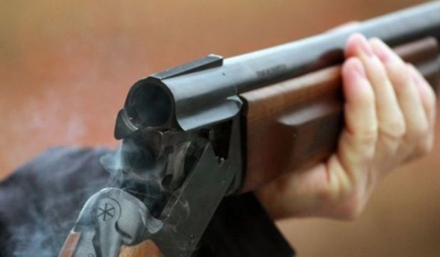 12 yaşlı uşaq 14 yaşlı bacısını tüfənglə vurdu