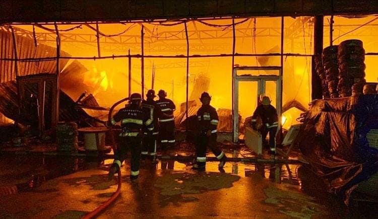 “EuroHome”dakı yanğın söndürüldü
