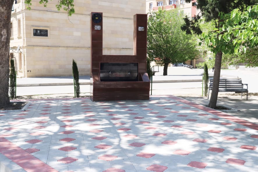 Naftalanda şəhidin xatirəsinə tikilmiş bulaq kompleksi təmirdən sonra istifadəyə verildi - FOTO