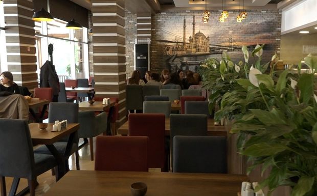 Restoran və kafelər fəaliyyətə başladı - VİDEO