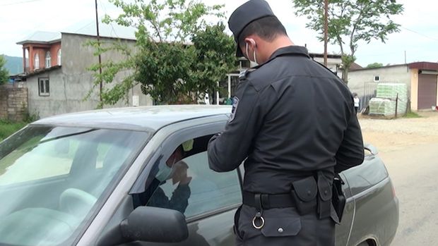 Lənkəranın altı kəndinin giriş-çıxışlarında nəzarət-buraxılış postları saxlanılıb - VİDEO