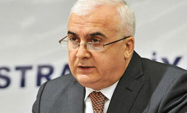 Keçmiş nazir İsmət Abasov imicini belə dəyişdi - FOTO