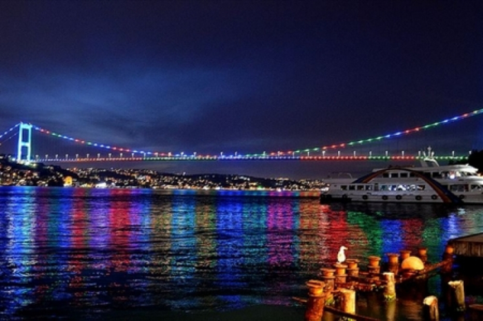İstanbul körpüləri Azərbaycan bayrağının rəngləri ilə işıqlandırılacaq