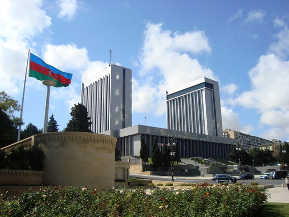 Milli Məclisin qarşısında “Qarabağa azadlıq” şüarı ilə aksiyaya cəhd edilib