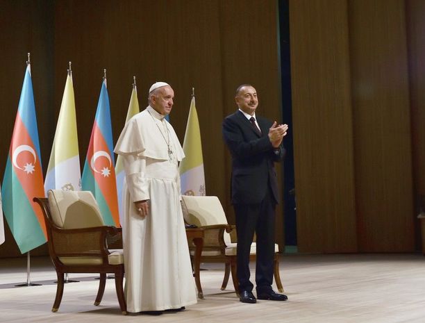 Roma Papasından İlham Əliyevə təbrik məktubu