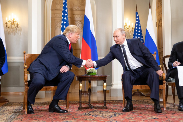 Tramp və Putin arasında telefon danışığı olub