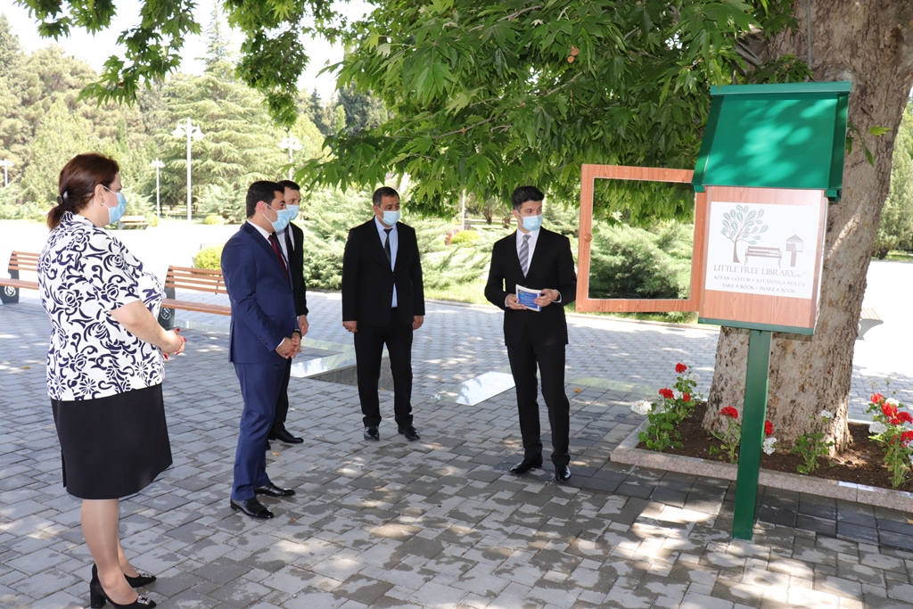 Naftalan şəhərində ilk “Little Free Library” kitabxanası açıldı - FOTOLAR