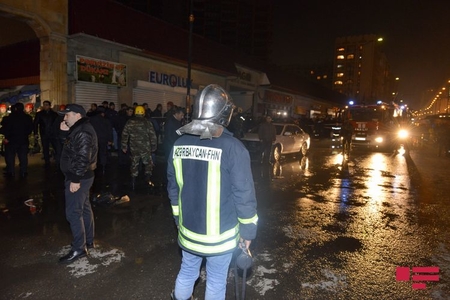 Bakıda yaşayış binasında yanğın başlayıb