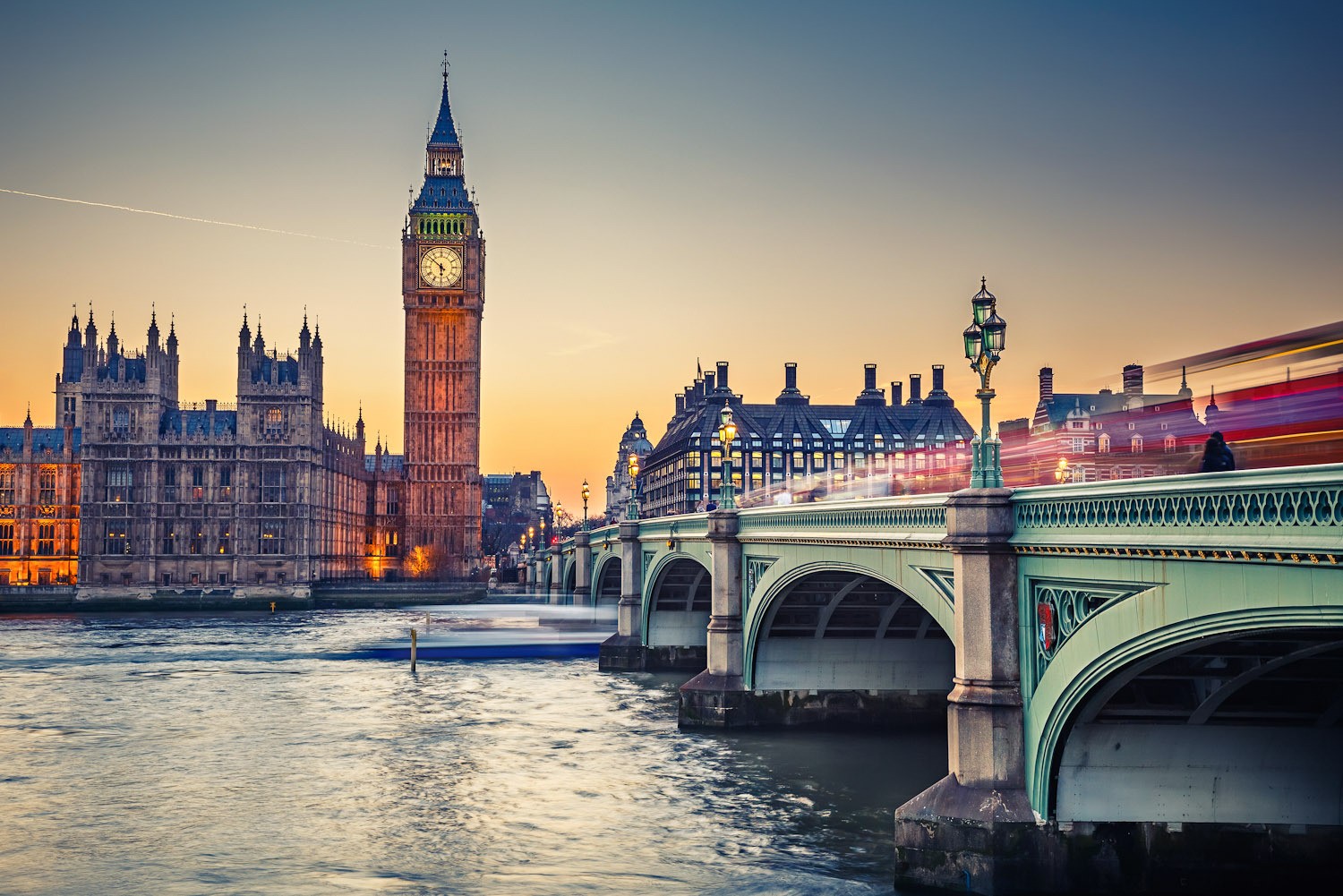 Böyük Britaniyada karantinə qarşı məhkəmə iddiası qaldırılacaq