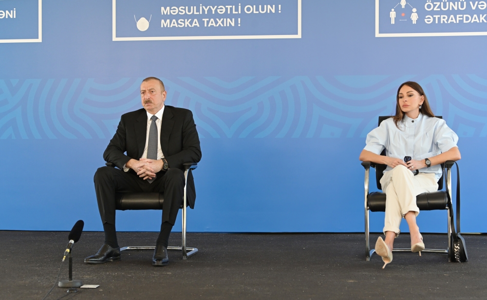 İlham Əliyev və Mehriban Əliyeva üç modul tipli xəstəxananın açılışında - FOTOLAR
