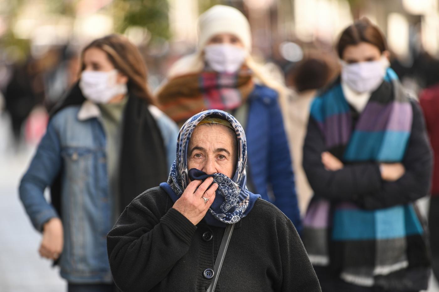 Ermənistanda daha 663 nəfərdə koronavirus aşkarlanıb