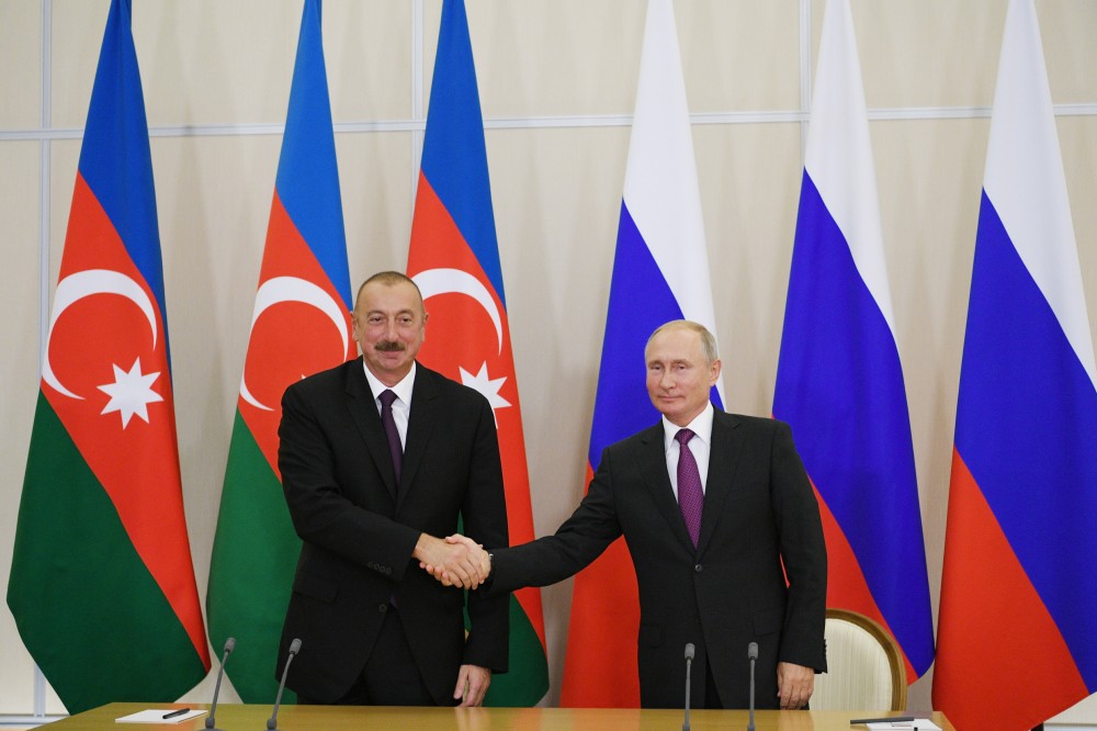 İlham Əliyevlə Putin arasında telefon danışığı oldu - Sərhəddəki vəziyyəti müzakirə etdilər