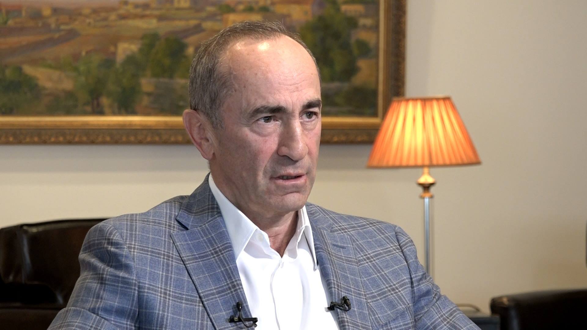 Robert Koçaryan sərbəst buraxıldı