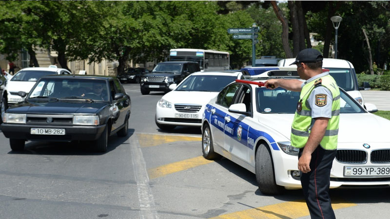 Karantin postunu torpaq yolla keçən 1 000 sürücü cərimələndi, 3-ü həbs edildi