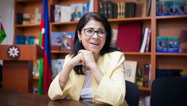 Həyat yoldaşı koronavirusa yoluxan Fərəh Əliyevanın vəziyyətindən danışdı