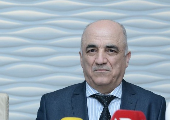 Cəlal İsayev: "Belə davam etsə, süni nəfəs aparatları çatmayacaq"