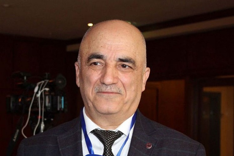 Cəlal İsayev: “Düşünək ki, hər birimiz koronavirusa yoluxacağıq”