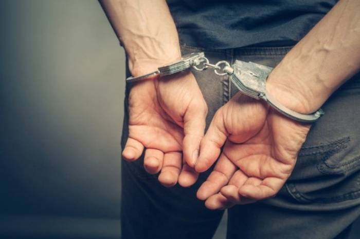 Özünü polis əməkdaşı kimi təqdim edən şəxs tutuldu