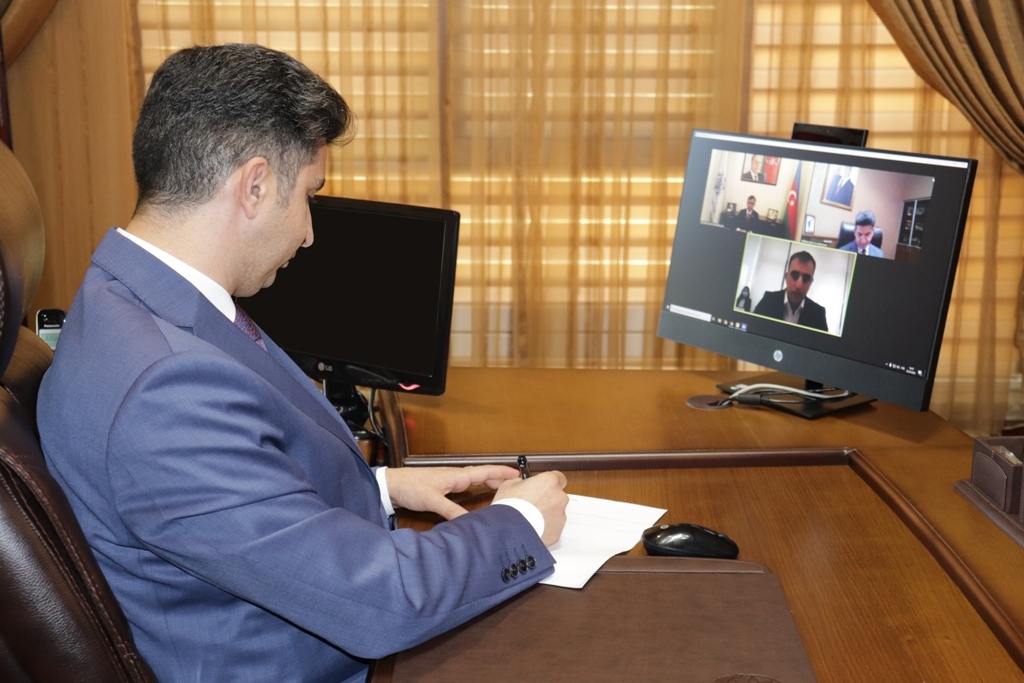 İcra Hakimiyyətinin başçısı və Millət vəkili vətəndaşları onlayn qəbul etdi - FOTOLAR