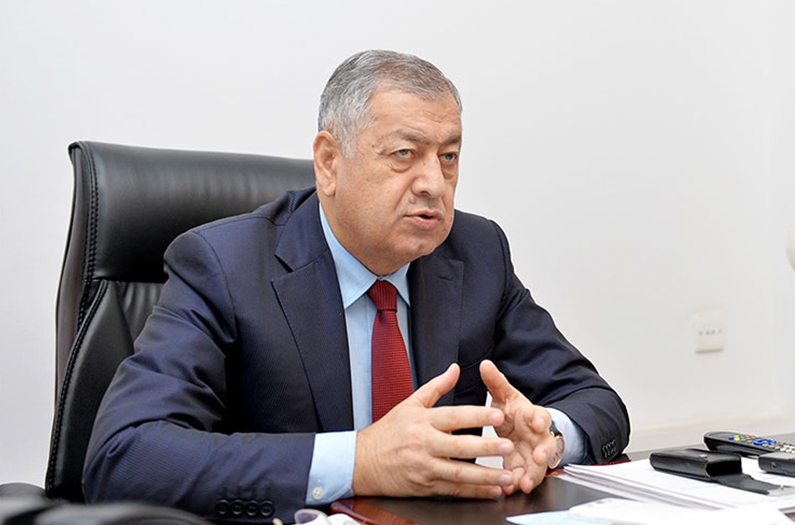 Vahid Əhmədovun səhhətində problem yarandı