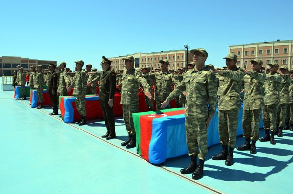 "Çoxlu sayda gənc döyüşə getmək üçün müraciət edib" - RƏSMİ