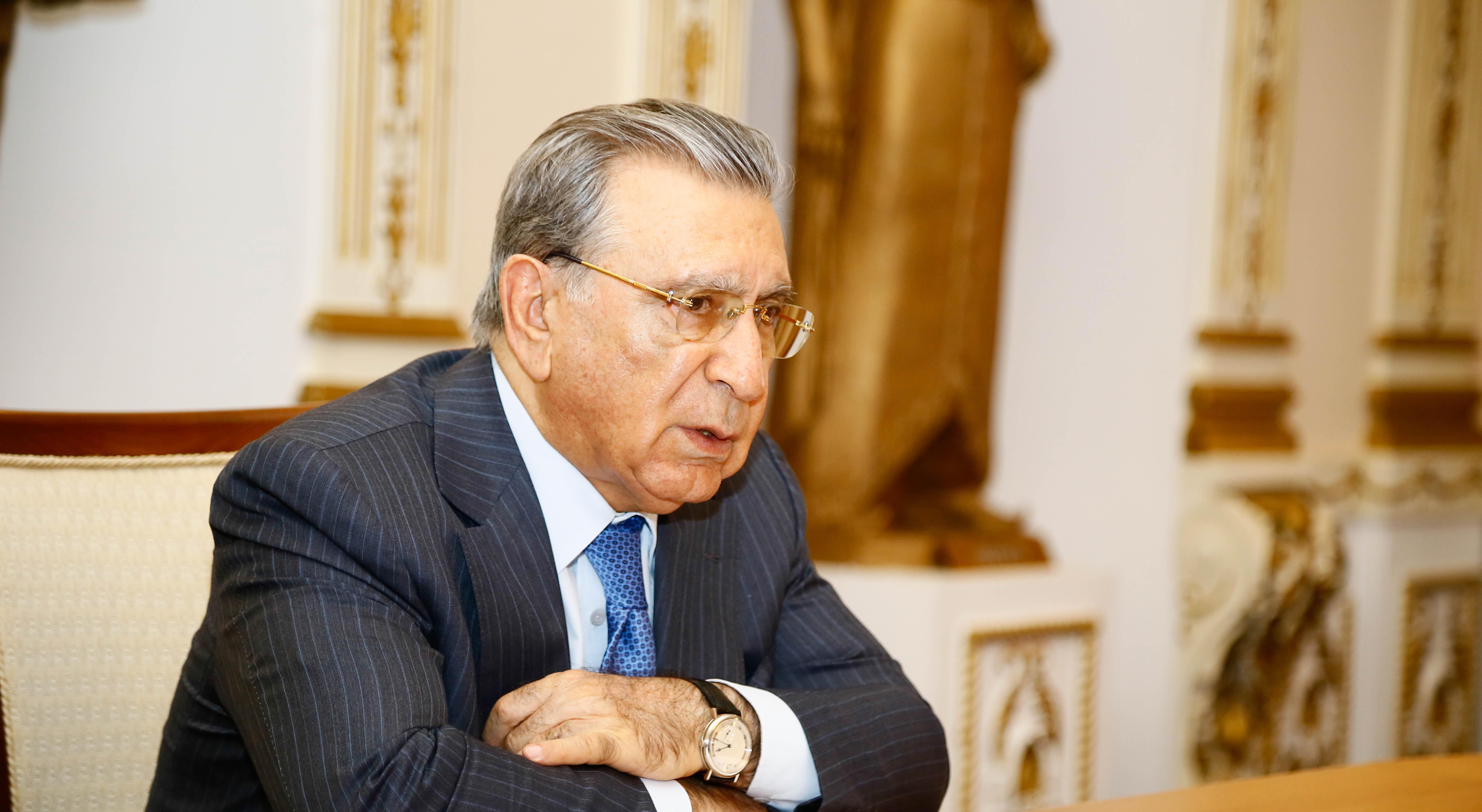 Ramiz Mehdiyev sərhəddə baş verənlərə münasibət bildirdi