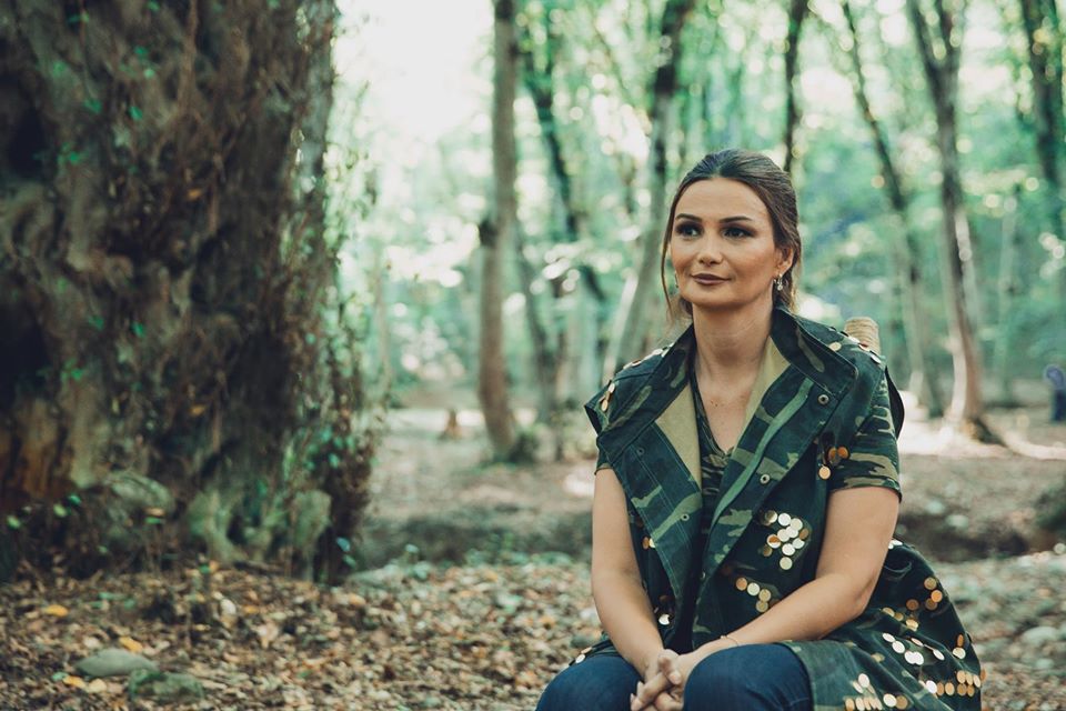 Tovuzda döyüş bölgəsində olan Qənirə Paşayeva xəsarət aldı