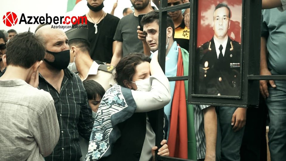 Azərbaycan şəhid olan general və polkovniki belə yola saldı - VİDEO