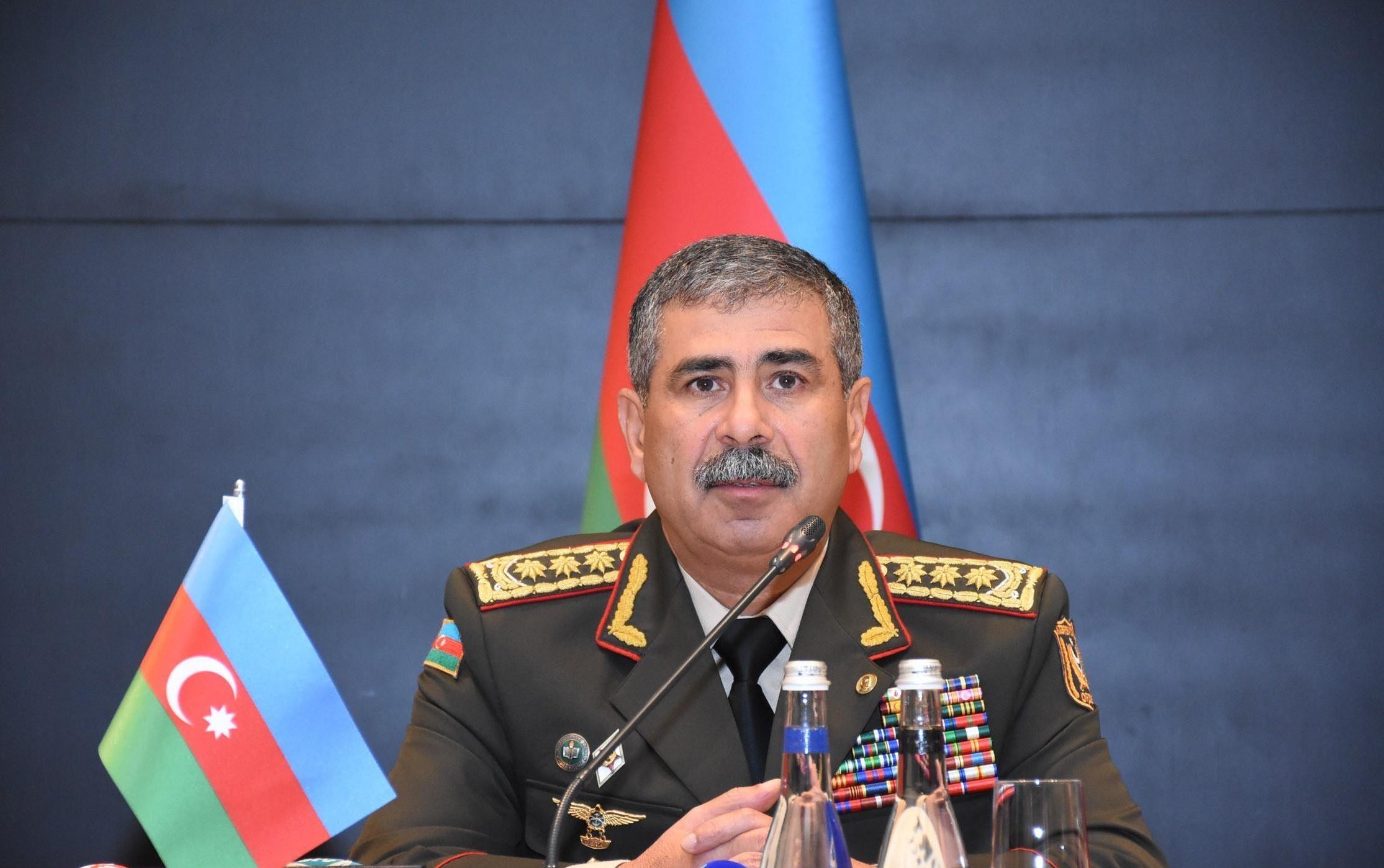 Zakir Həsənov şəhid general və polkovnikin ailələrini ziyarət etdi