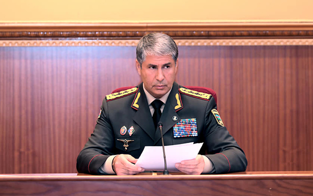 Vilayət Eyvazov generalı təqaüdə göndərdi