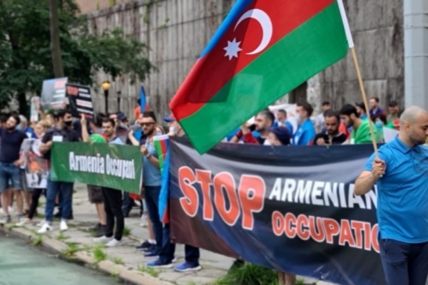 BMT-nin qərargahının qarşısında erməni vandalizmi ifşa olundu - VİDEO