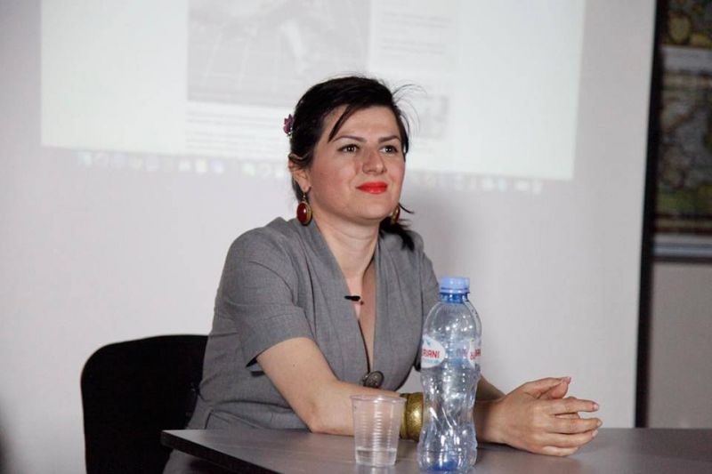 Erməniləri "dost" adlandıran Günel Mövludun kitablarının satışına QADAĞA QOYULDU