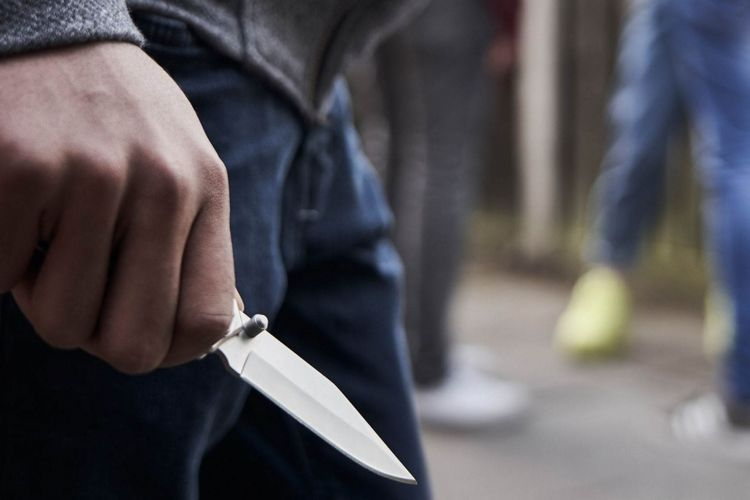 26 yaşlı arvadını bıçaqladıqdan sonra özünü yandıran ər öldü