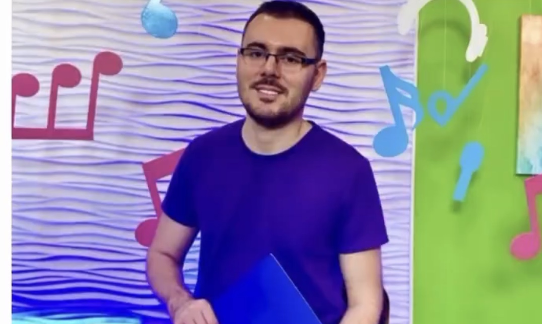 Tanınmış teleaparıcı ARB TV-dən ayrıldı