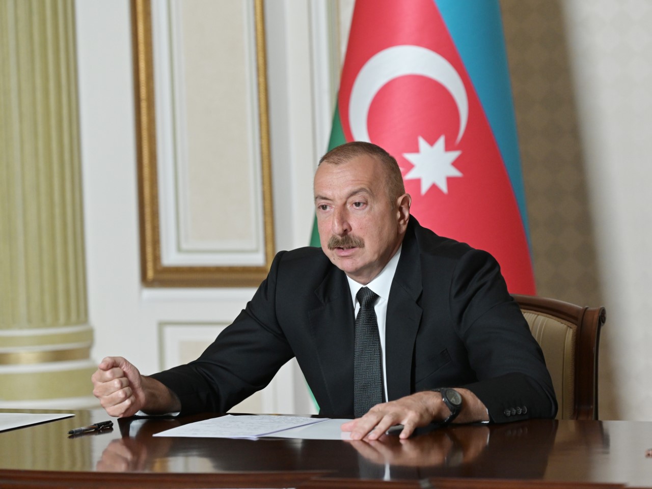 Prezident koronavirusla bağlı müşavirə keçirdi - Fotolar