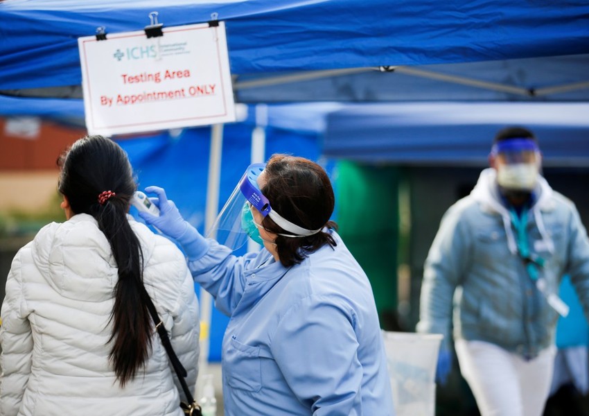 Yoluxma azaldıqca qaydaları pozanlar çoxalır - VİDEO 