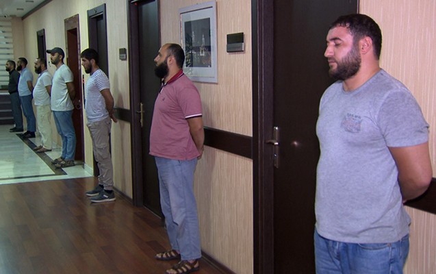 Sumqayıtda bir nəfəri döyüb videoya çəkənlər tutuldu - Video
