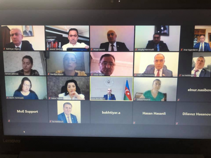 Nazir deputatlarla yeni tədris ilinə hazırlığı müzakirə edir