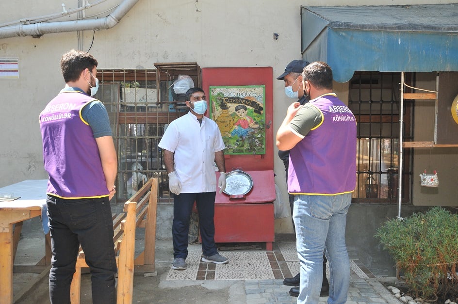 Xırdalan şəhərində fəaliyyət göstərən kafe-restoranlarda reyd keçirildi - FOTO