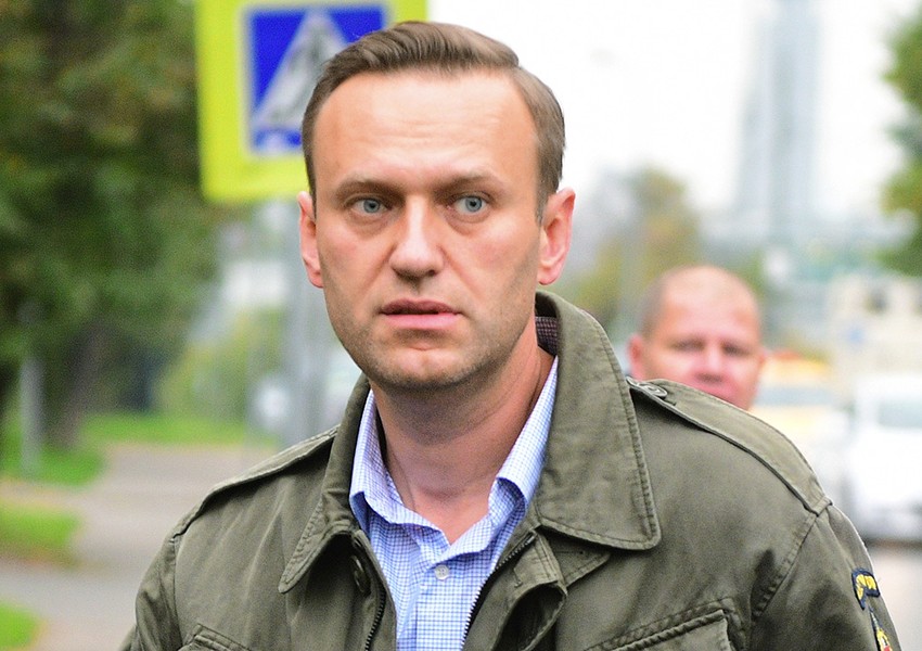 Aleksey Navalnı komaya düşdü
