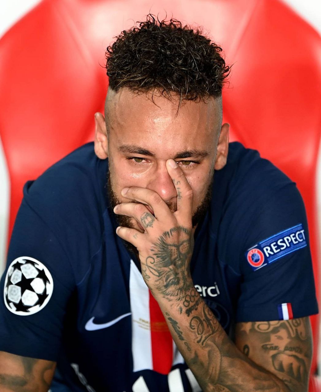 Finalda məğlub olan Neymar ağladı - FOTOLAR