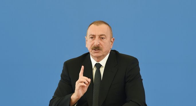 Prezident: "Kasıb adamın puluna göz dikmək vicdansızlıqdır"