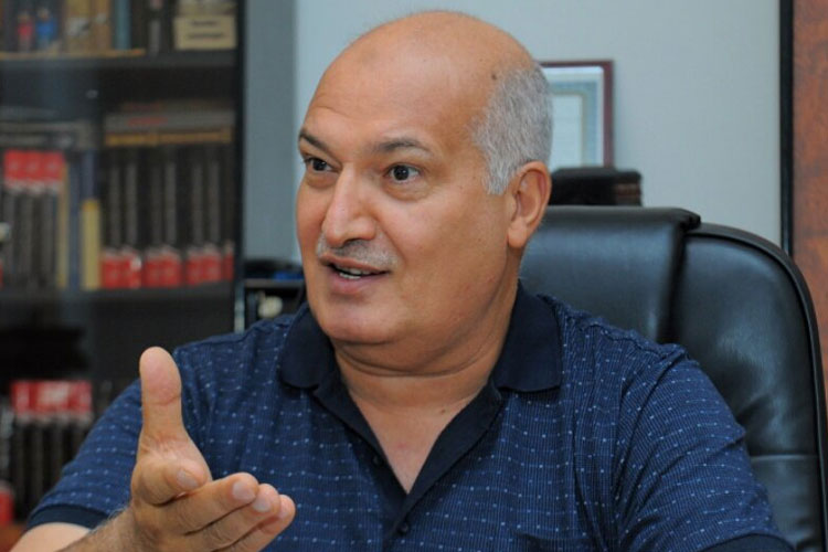 Sərdar Cəlaloğlu: “Bu, Siyavuş Novruzovun siyasi həyatında ən düzgün addımı idi”