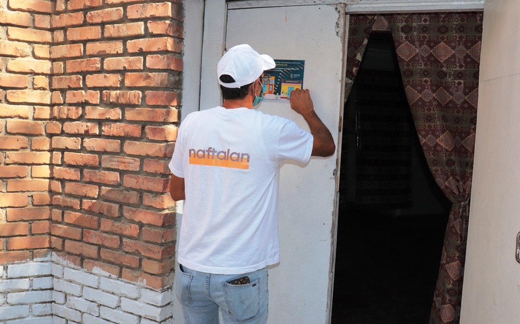 Naftalanda AQTA tərəfindən hazırlanmış posterlər aidiyyəti üzrə yerləşdirildi - FOTOLAR