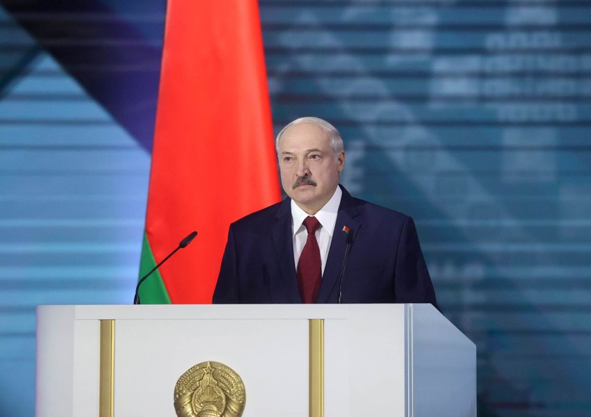 Lukaşenko: “Rusiyalılar bizi dəstəkləməlidirlər”