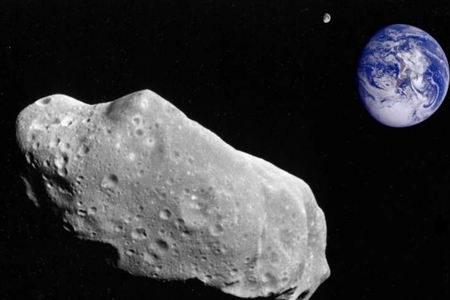 Çoxmərtəbəli bina böyüklüyündə asteroid Yerə yaxınlaşır